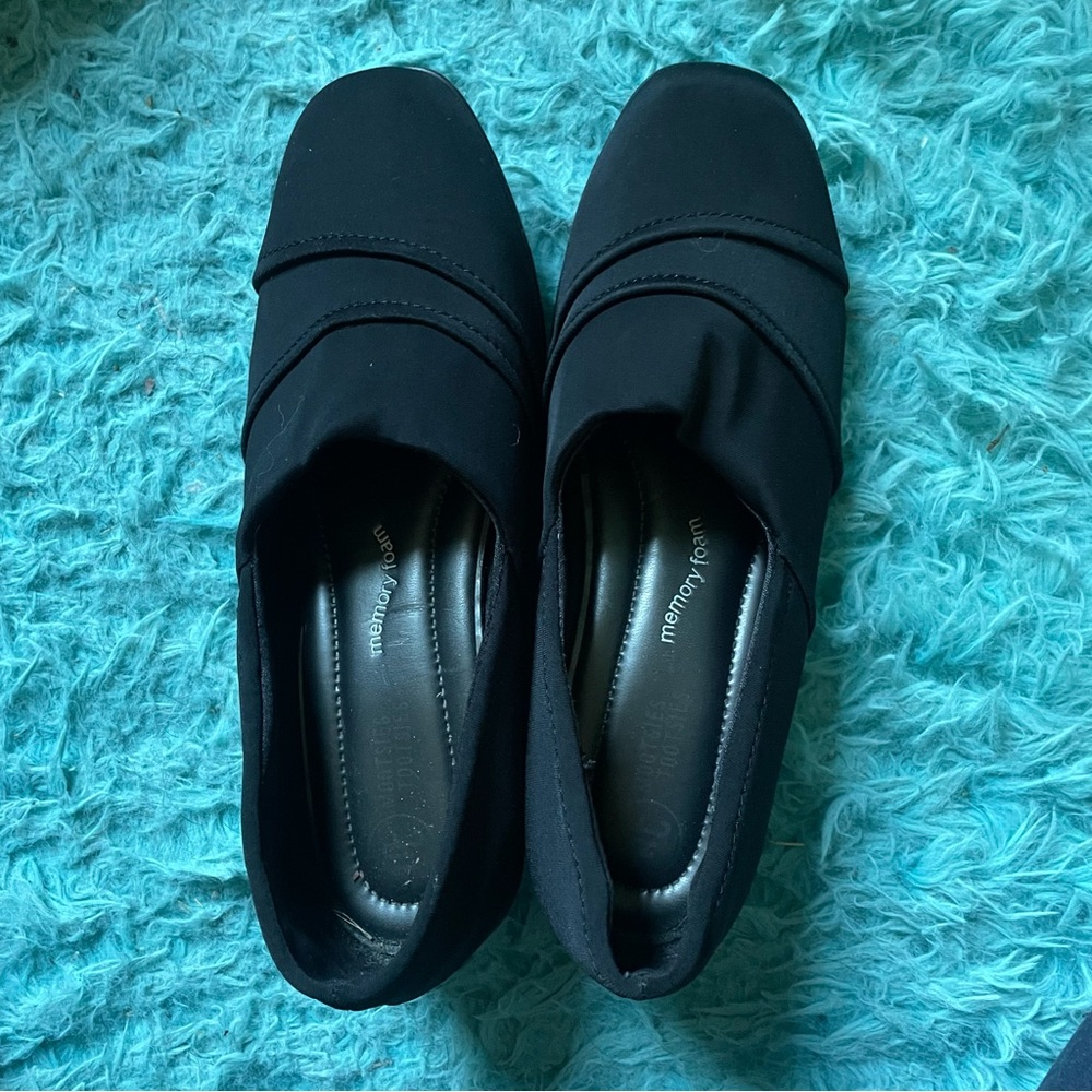 Mootsies Tootsies Black Flats in Size 7